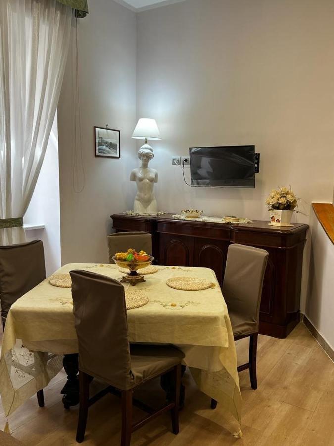 A Casa E Mamma' Appartement Napels Buitenkant foto
